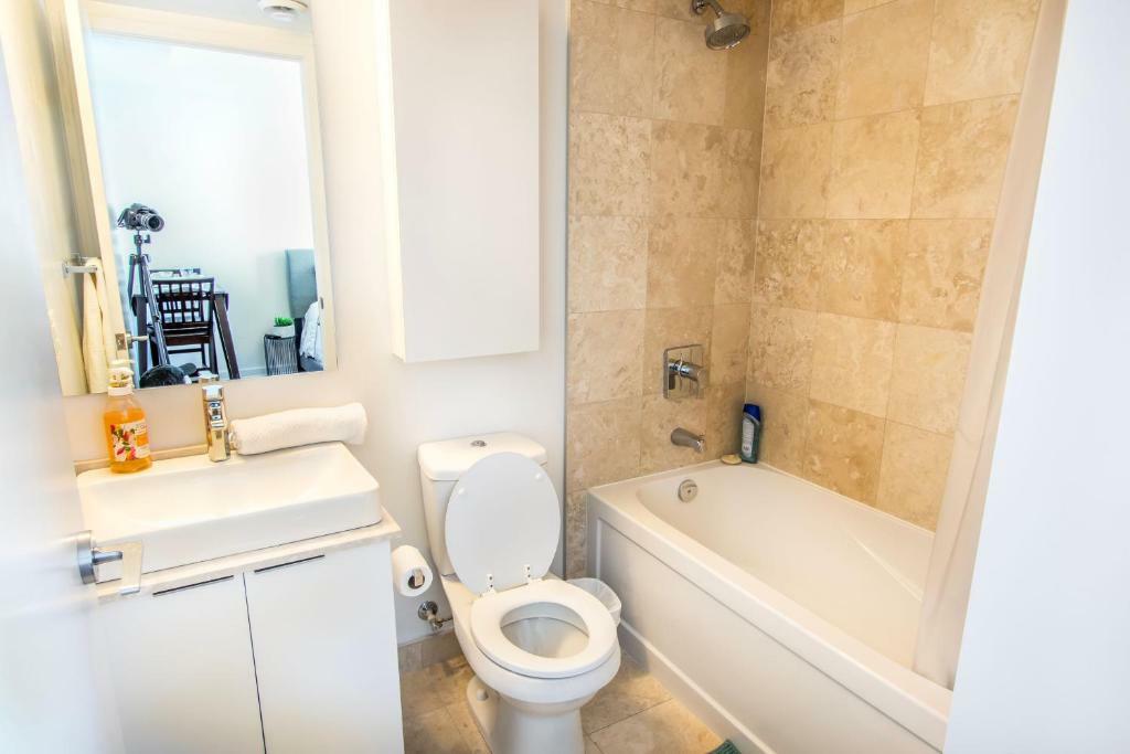 Micasa Suites - Modern Executive Condo Toronto Esterno foto