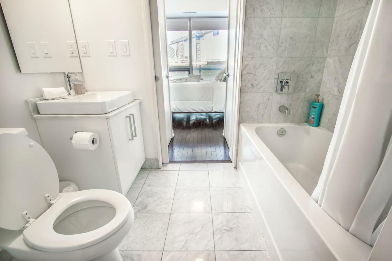 Micasa Suites - Modern Executive Condo Toronto Esterno foto